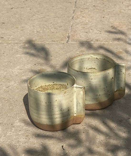 Tasse avec anse